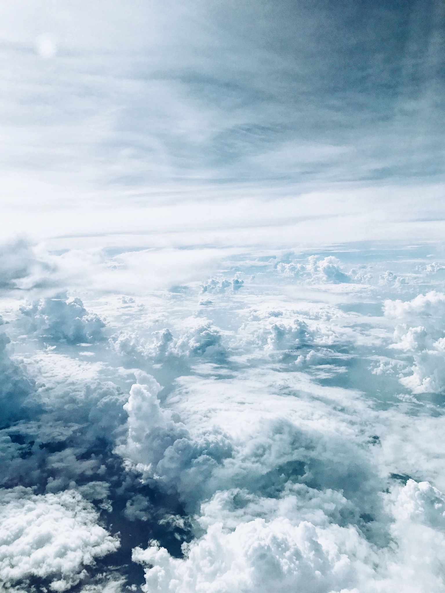 Skydannelse fotografert fra verdensrommet.